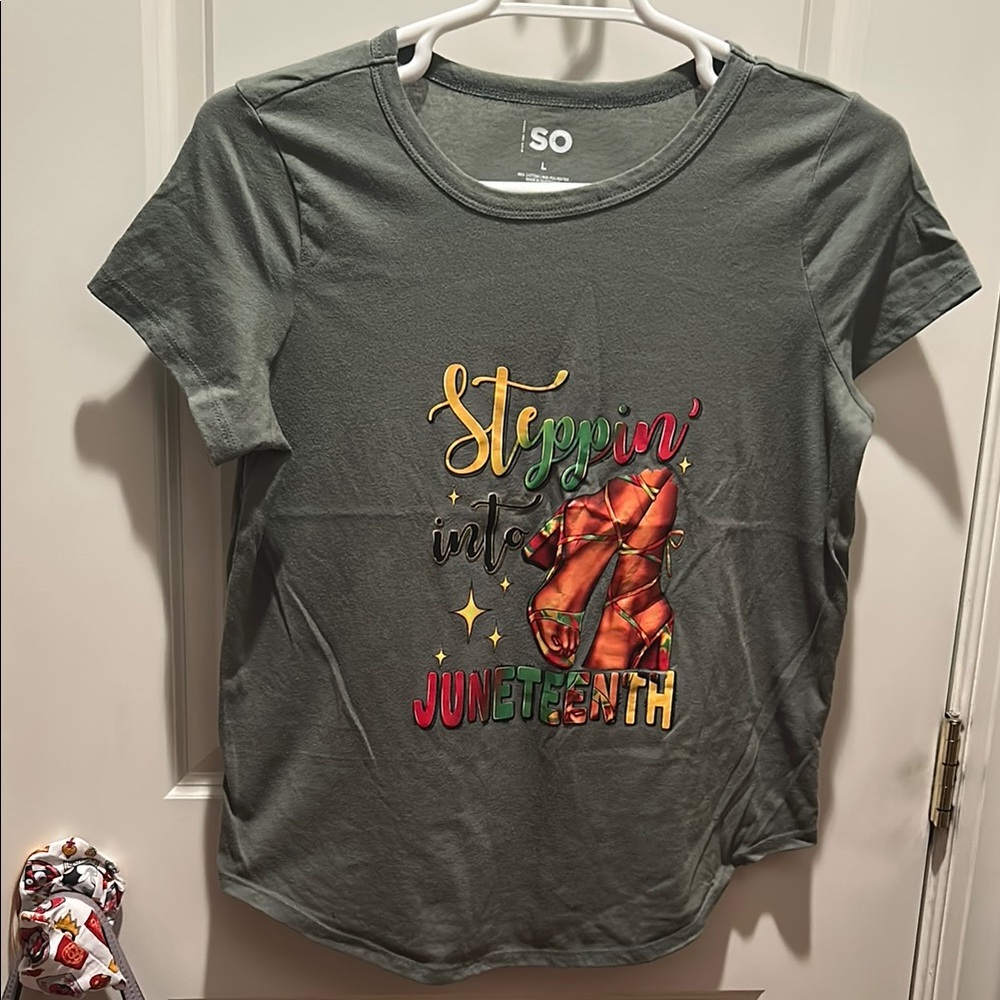 5/$20 Juneteenth Graphic Tee Handmade L